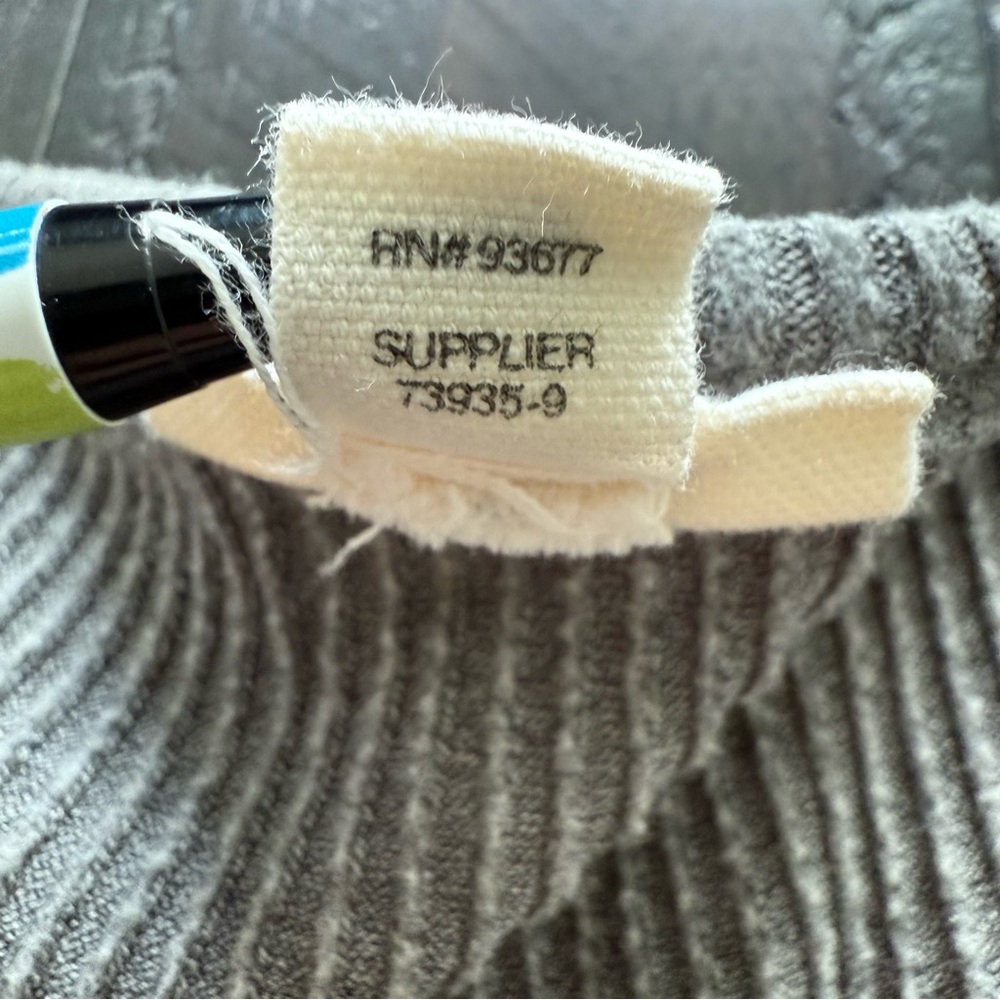 a.n.a Ribbed Square Neck Puff Sleeve Long Sleeve Top-Grey Women’s Size Large EUC - Picture 6 of 9